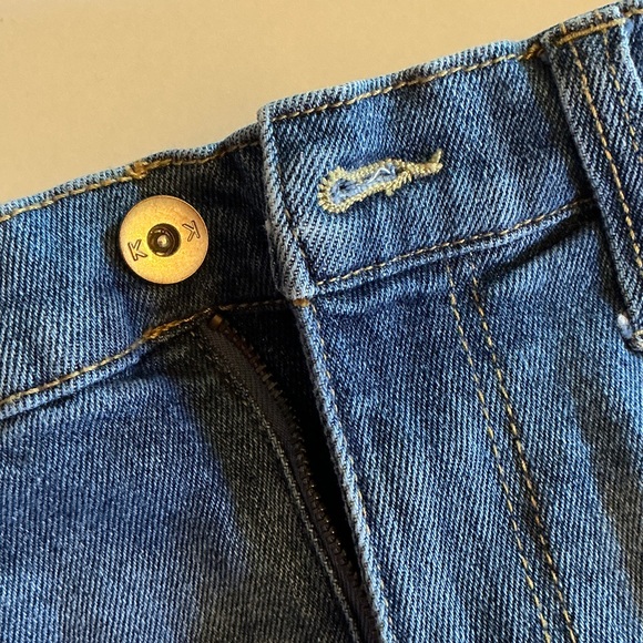 Kendall & Kylie Blue Jean Shorts Size 5/27 - Picture 5 of 7